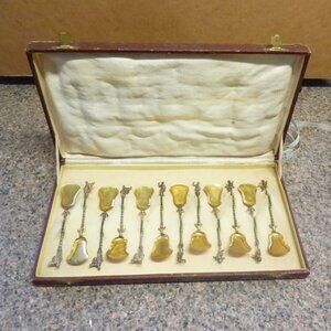 Vintage 5 inch dessert spoon gold tone (1950-1960)